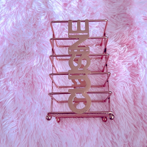 Store your utensils or pens and pencils! Or even hair clips! Use your imaginatio - Picture 1 of 1